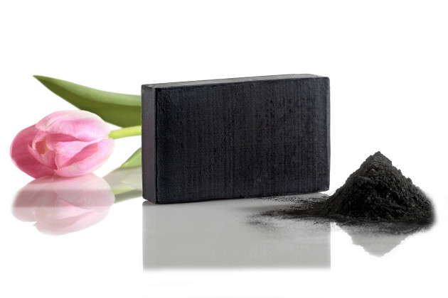 facial cleansing soap with activated carbon - manna